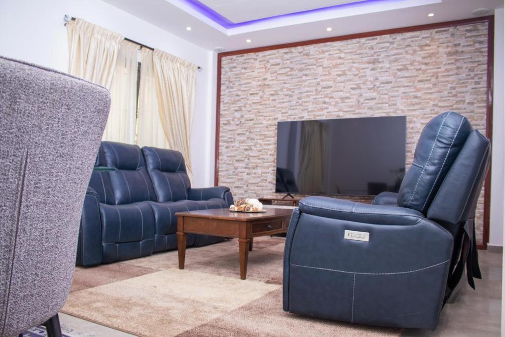 Luxury Suites Chester One Dakar Buitenkant foto