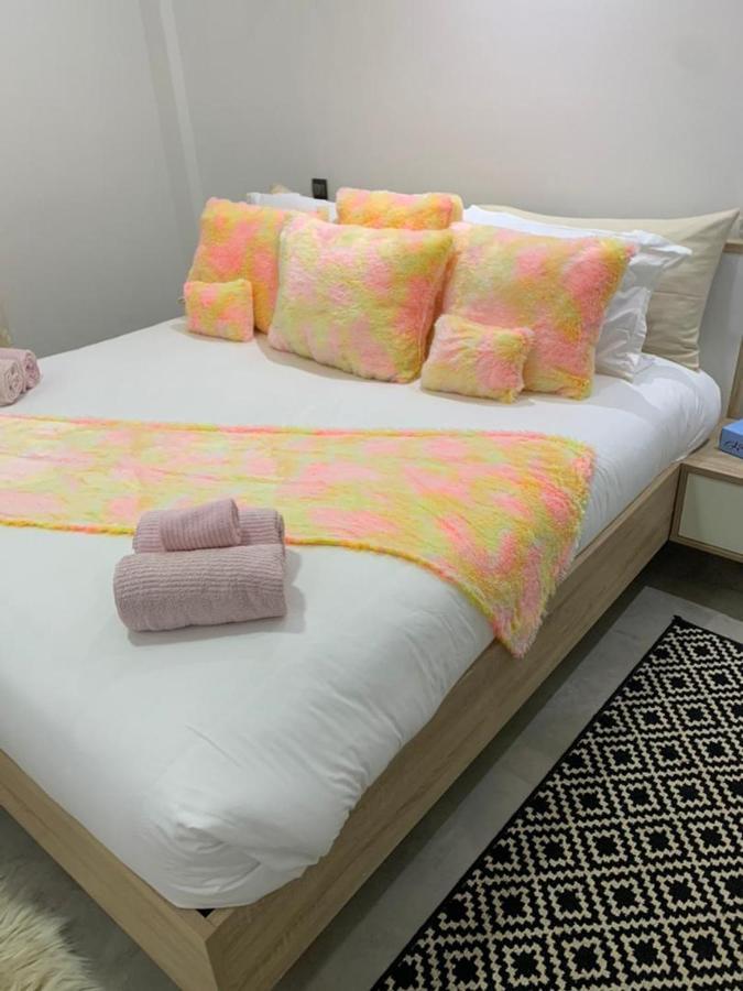 Luxury Suites Chester One Dakar Buitenkant foto