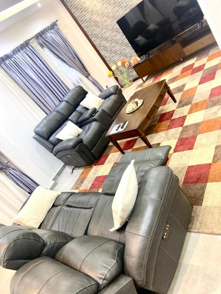 Luxury Suites Chester One Dakar Buitenkant foto