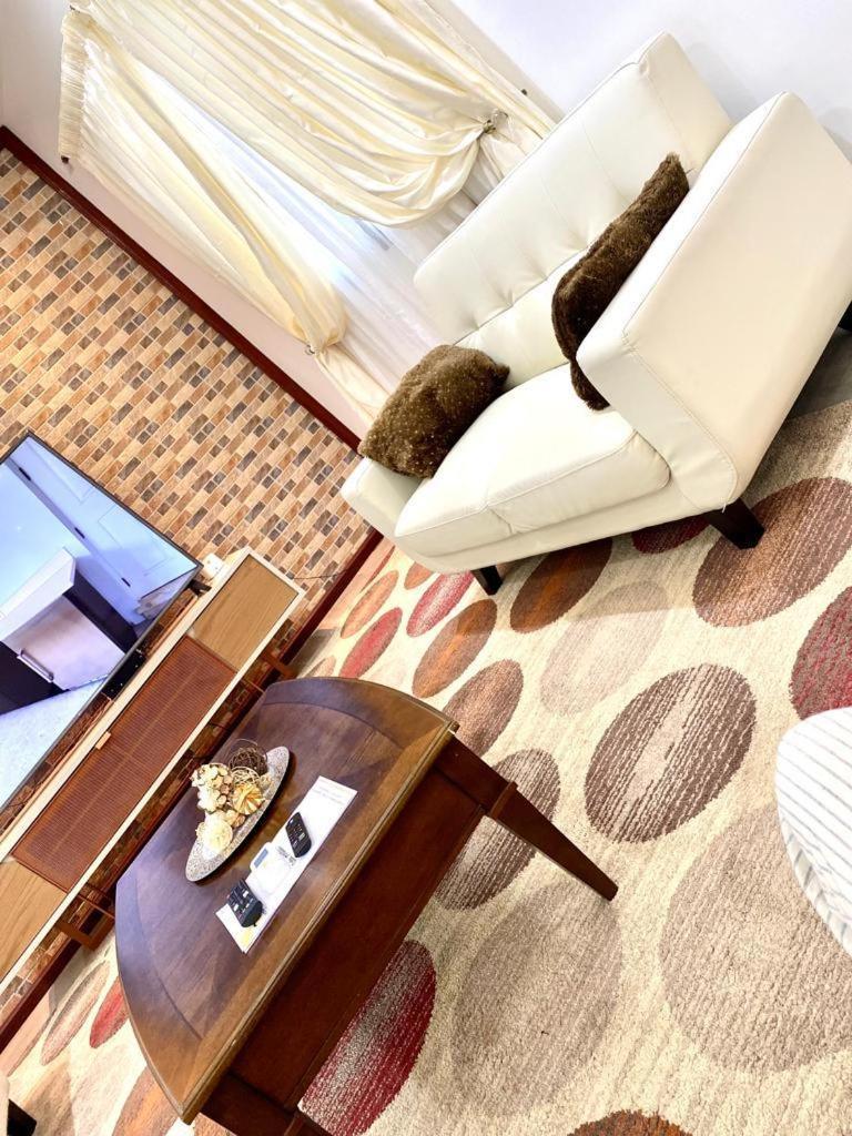 Luxury Suites Chester One Dakar Buitenkant foto